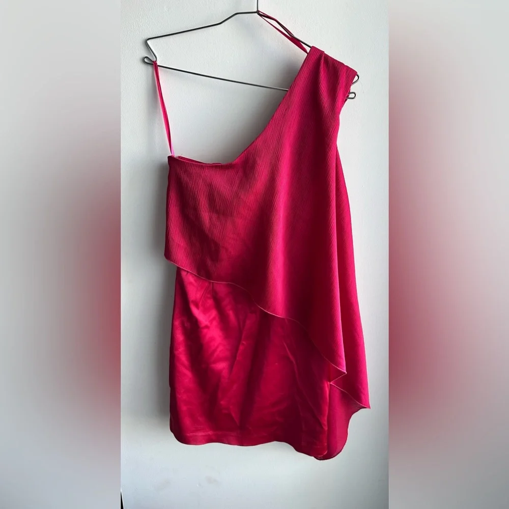 Le chateau one shoulder dress - Picture 5 of 6